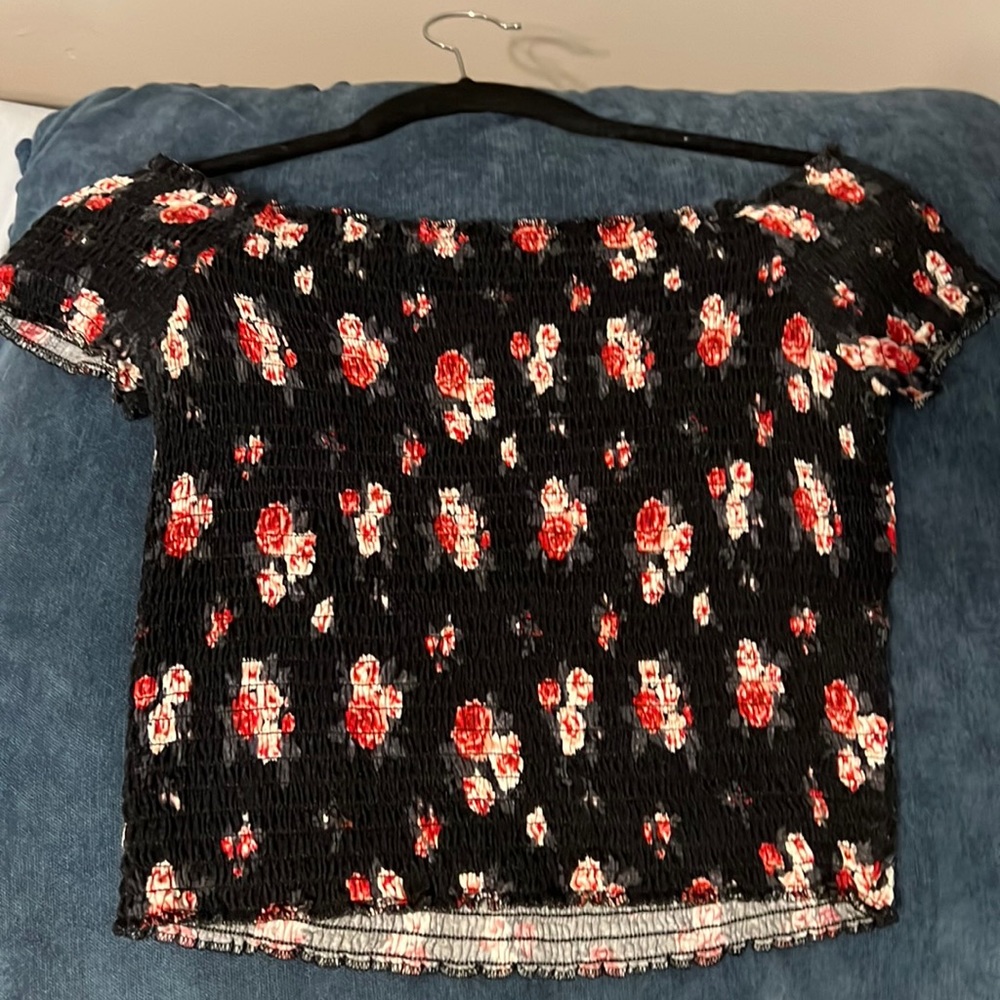 Off the shoulder scrunch top